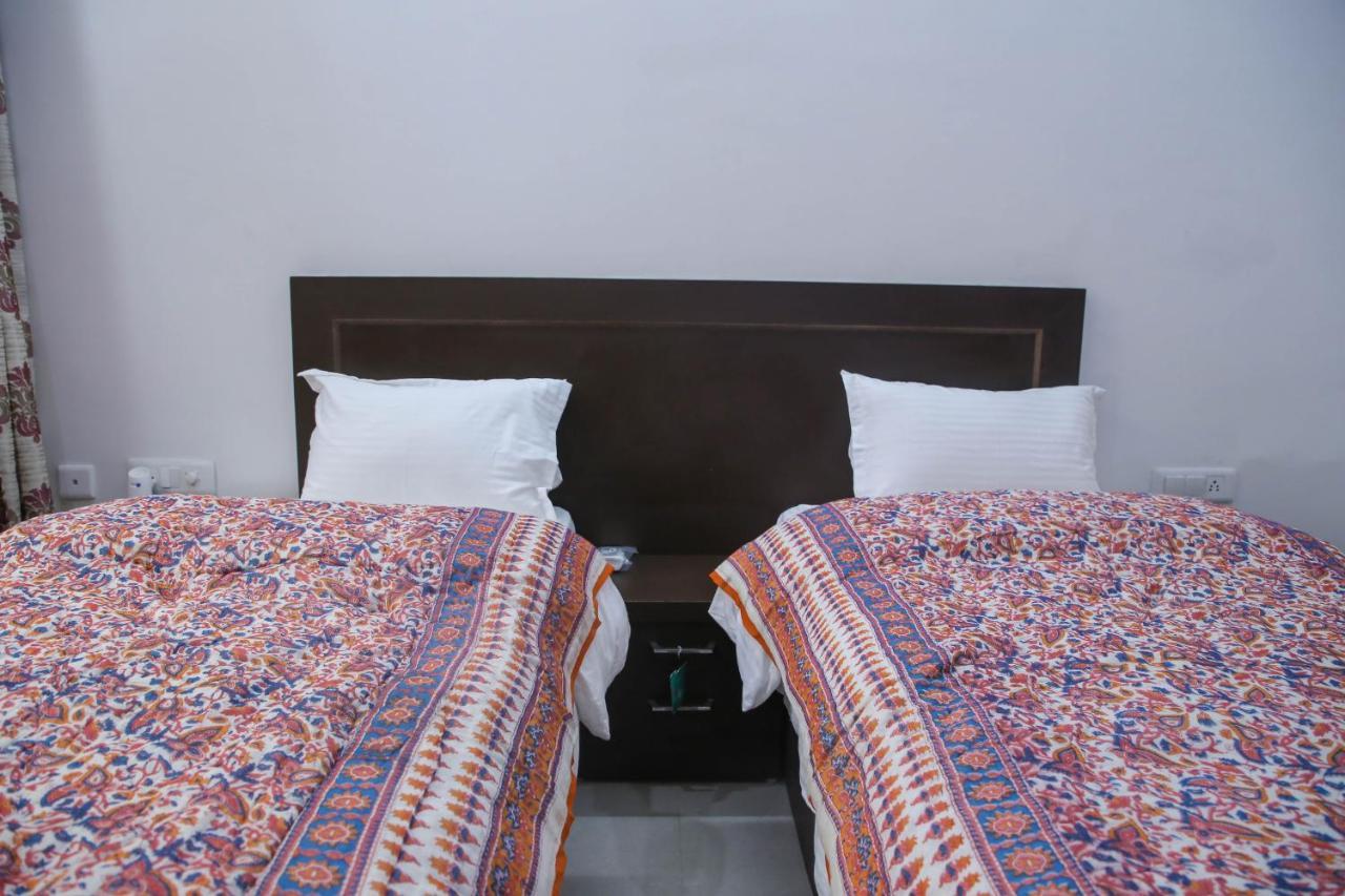 Aradhana'S Home Stay Агра Екстериор снимка