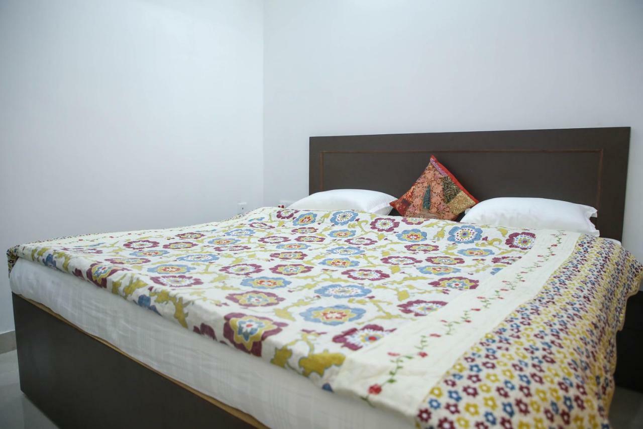 Aradhana'S Home Stay Агра Екстериор снимка
