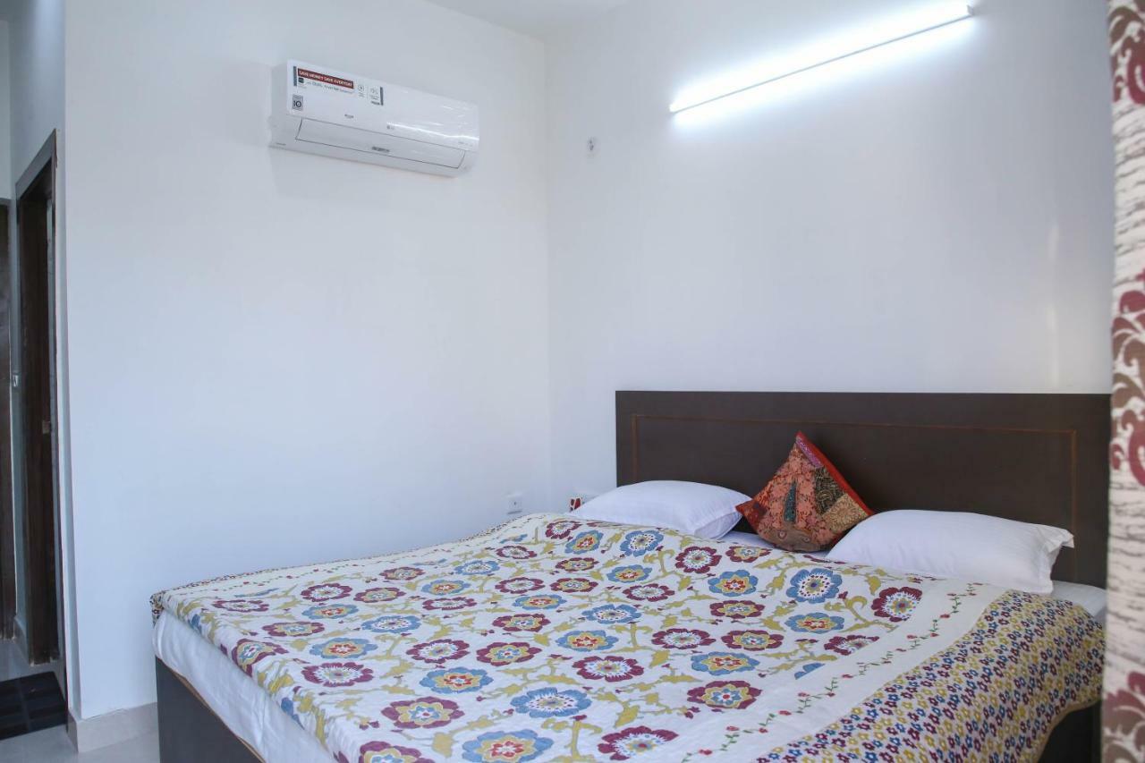 Aradhana'S Home Stay Агра Екстериор снимка