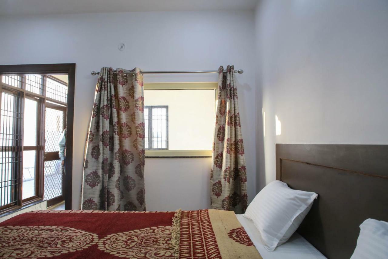 Aradhana'S Home Stay Агра Екстериор снимка