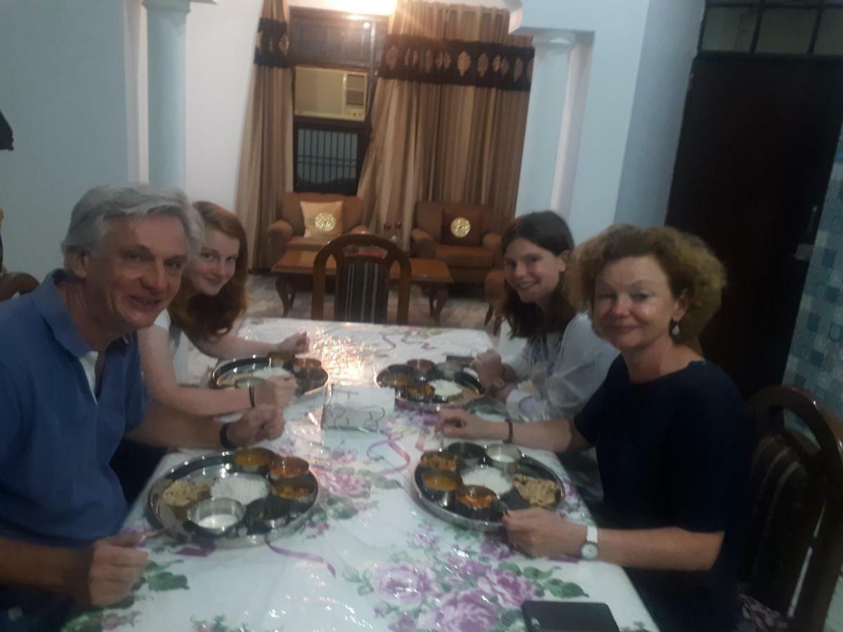Aradhana'S Home Stay Агра Екстериор снимка
