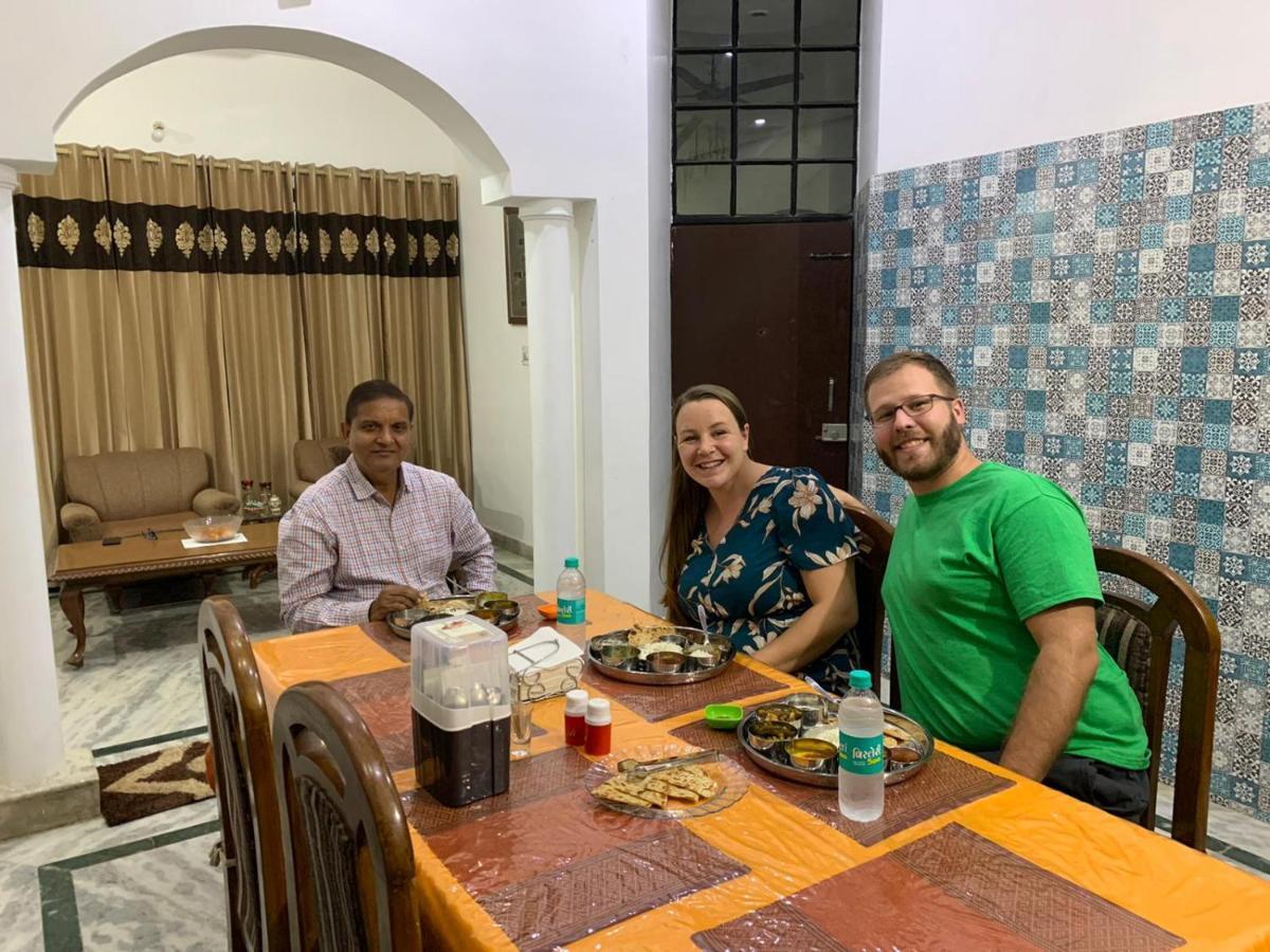 Aradhana'S Home Stay Агра Екстериор снимка
