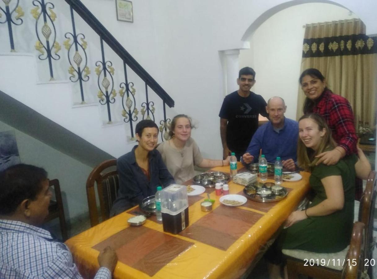 Aradhana'S Home Stay Агра Екстериор снимка